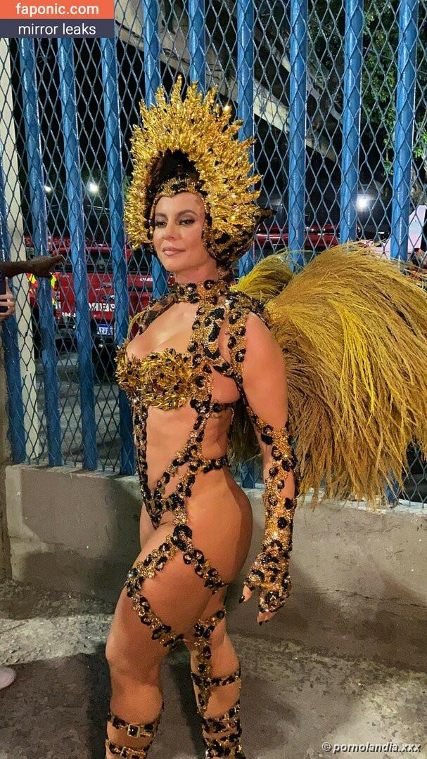 Paolla Oliveira nua em flagras e poses sensuais - Foto 242877